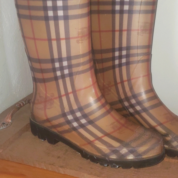 Burberry Shoes - Final Price 💕Burberry Rain Boots size 41 (9)